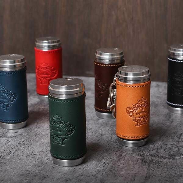 オロビアンコの革貼り筒型携帯灰皿 OROBIANCO | フリースピリッツ