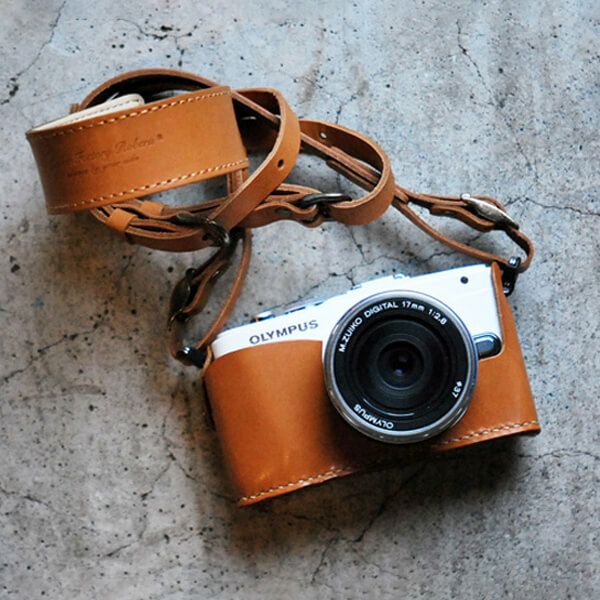 OLYMPUS ミラーレス一眼 E-PL6 レザーケース、ストラップ ロベルのOPLYMPUS E-PL6 ホルダー＆ストラップ〔E-PL5対応〕 カメラ