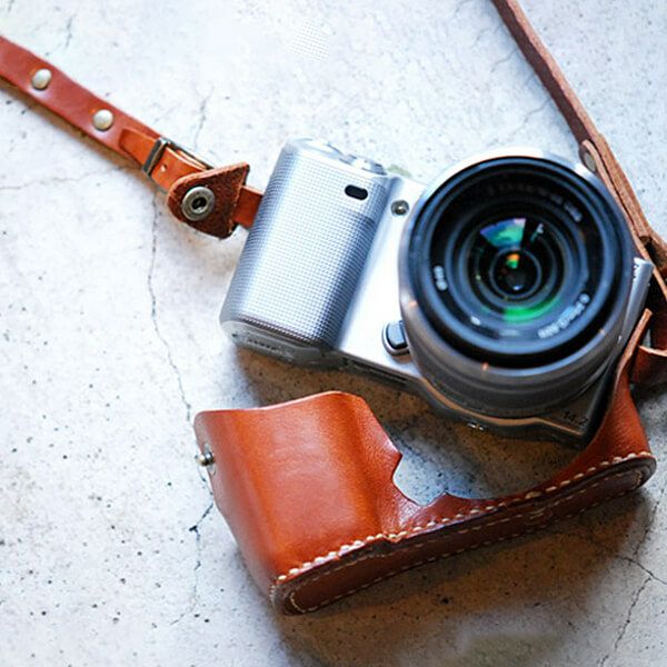 ロベルのSONY NEX-5専用ホルダー＆ストラップレザーストラップセット