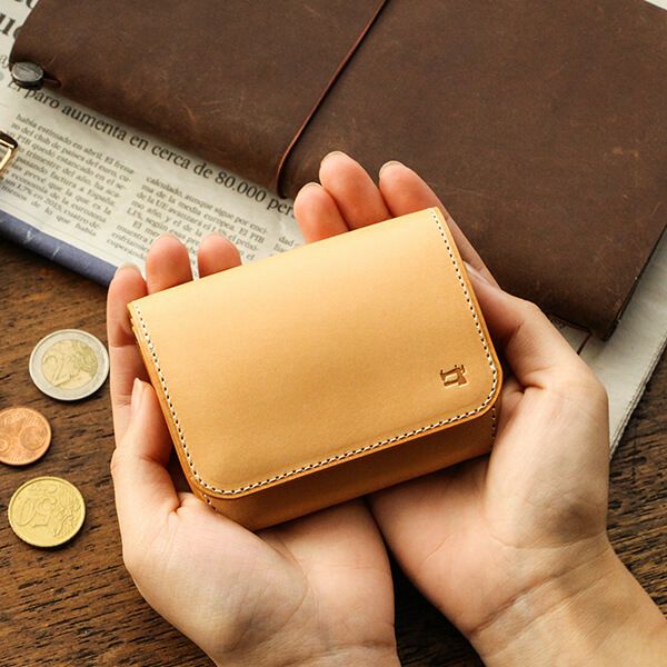 ✨美品✨READY OR ORDER レディオアオーダー ミニ財布 楽天市場】レディオアオーダー Lucky 20 SWITCH 二つ折り財布 READY OR