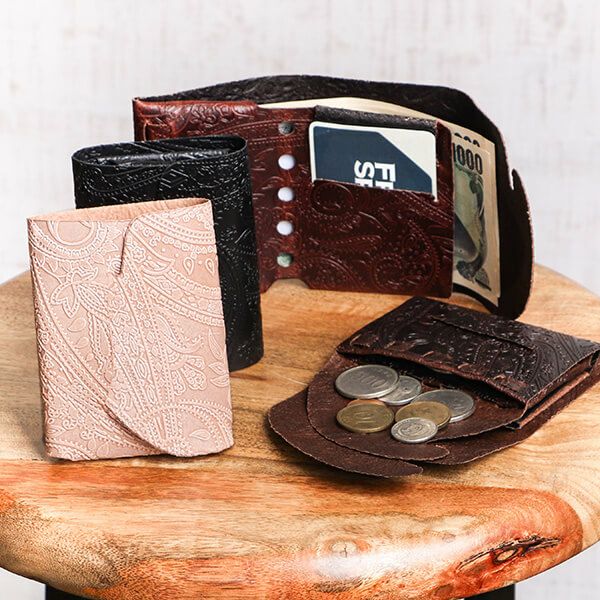 汚い財布　すすす メルカリで買った800円のボロボロ汚い革財布を手入れ。染色して糸を