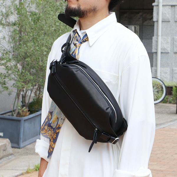【希少】カタリスト ボディバッグ メタルプレート コブラバックル 黒　完売品 BLACK LABEL CRESTBRIDGE（ブラックレーベル クレストブリッジ