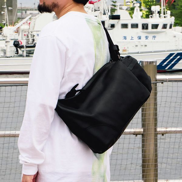コルボ equines イクワインズ レザーショルダーバッグ CORBO | フリー