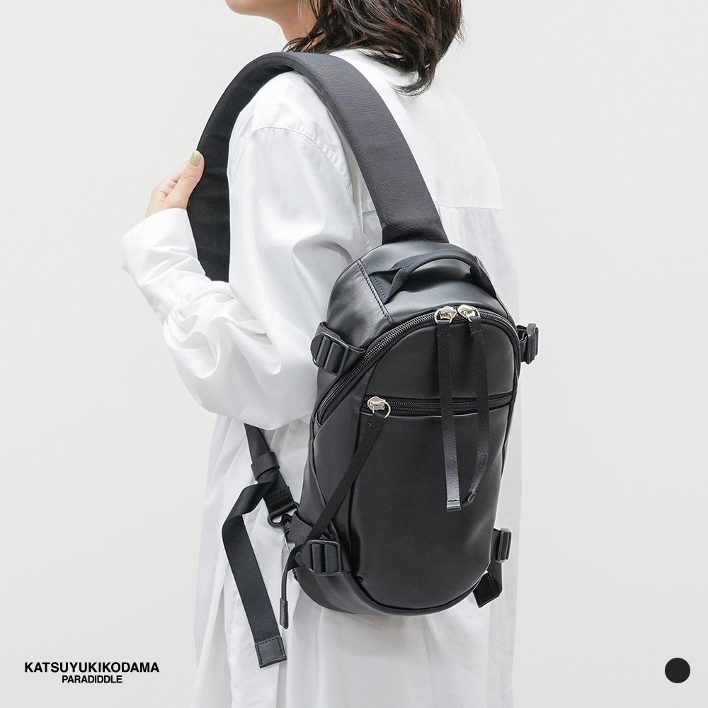 カツユキコダマ　 パラディル　レザーボディ　ウエストバック　完売品 2026年最新】KATSUYUKI KODAMA メンズ ボディバッグ・ウエストポーチの